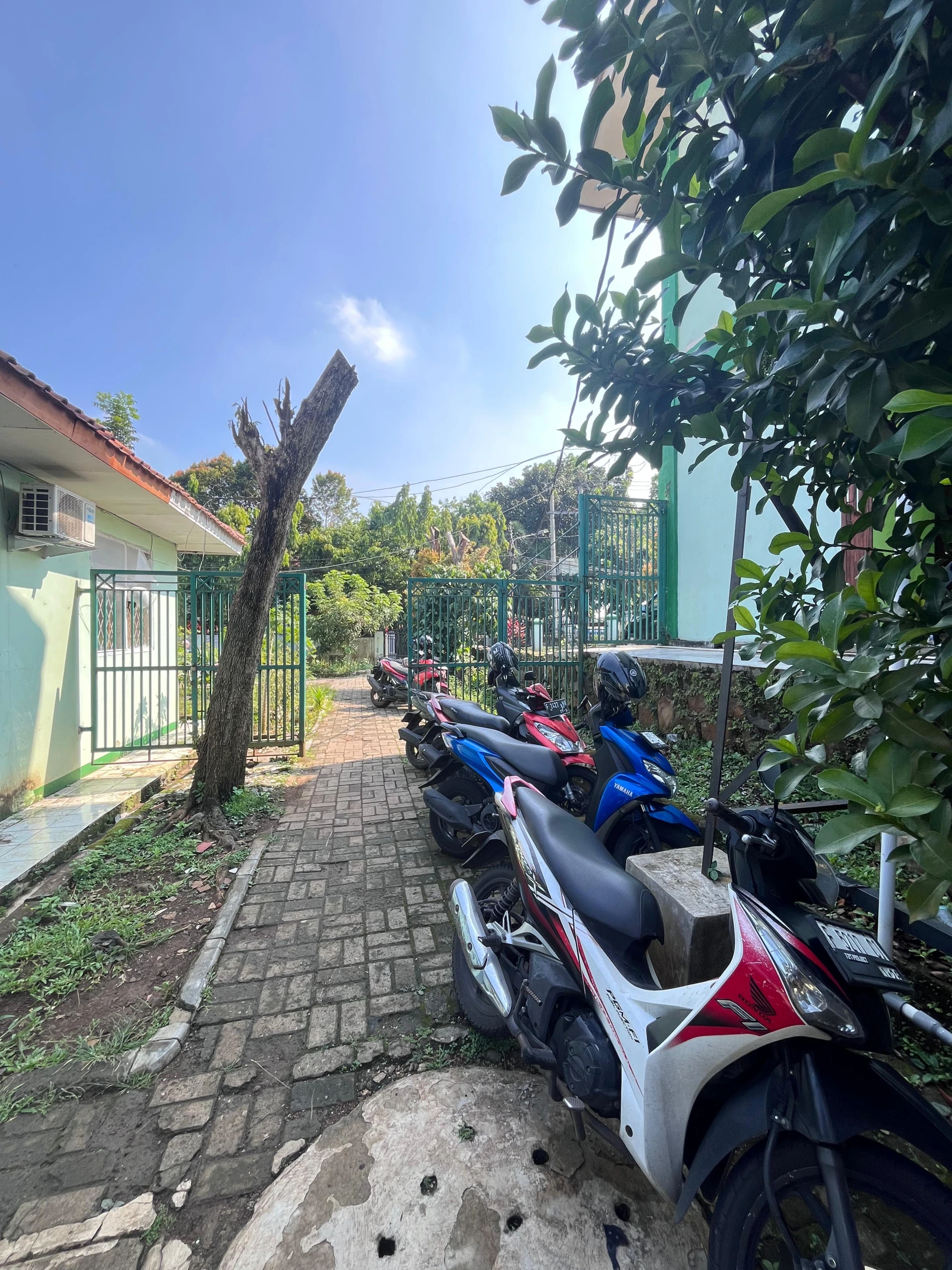 Area Parkir Motor